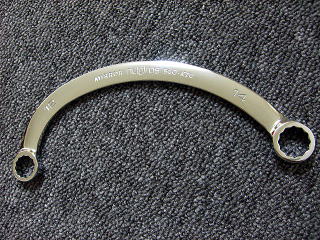 �l�v���X���n�[�t���[�������`