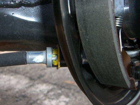 �p�[�L���O�u���[�L�P�[�u��